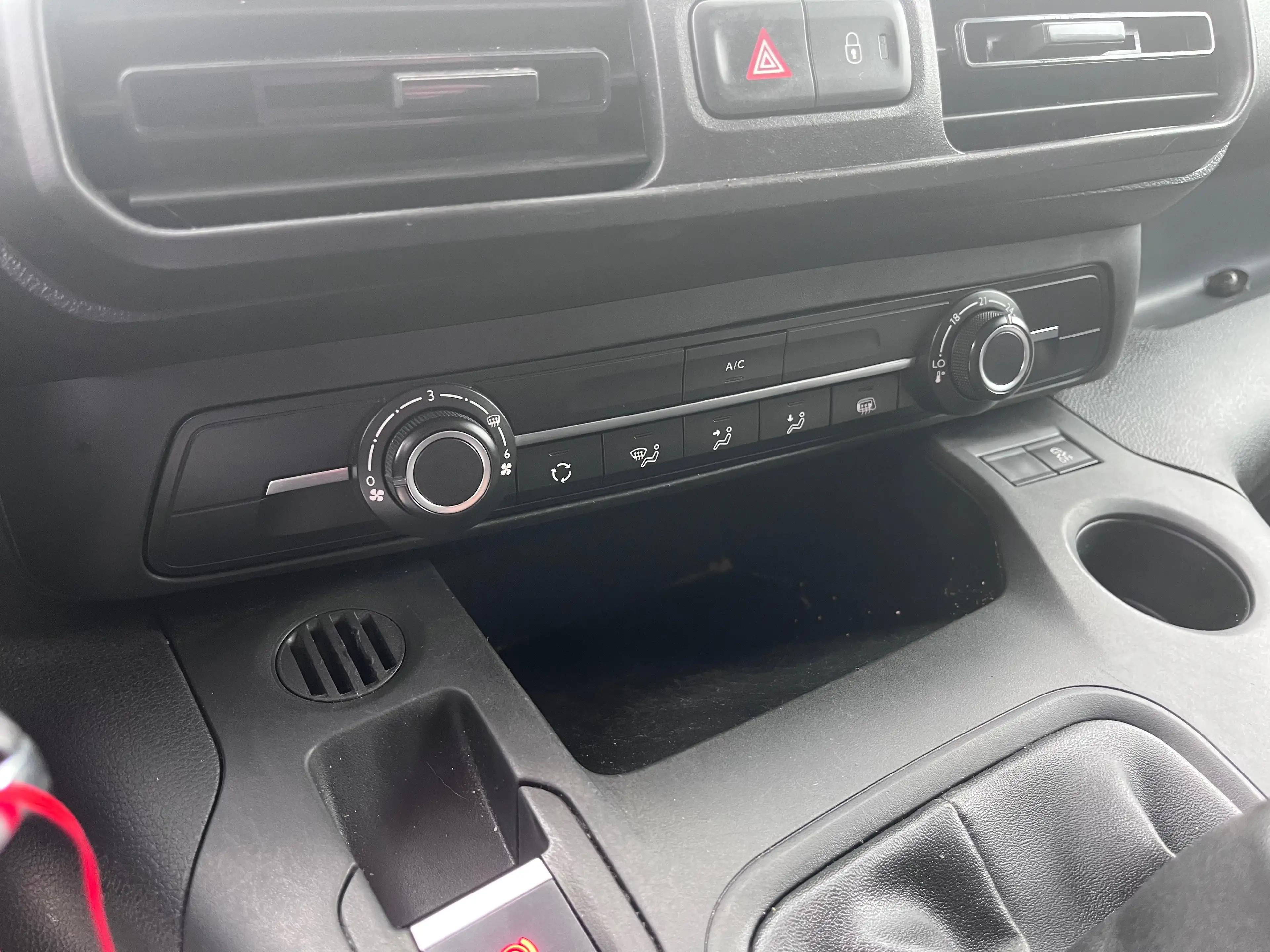 Peugeot Partner 1.6 BlueHDi L2 Heavy Premium S/S (EU6.2) — photo 11