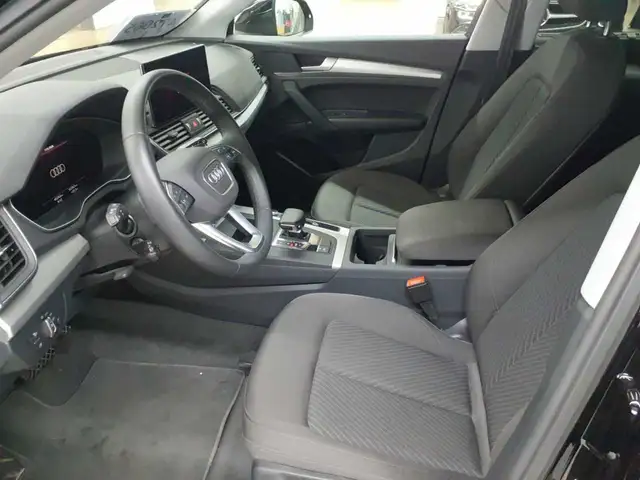Audi Q5 view 7