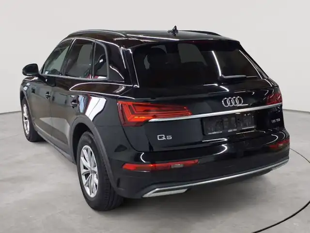 Audi Q5 view 5