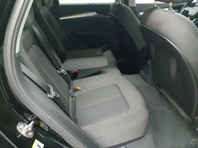 Audi Q5 view 14