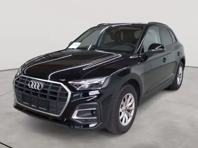 Audi Q5 view 2