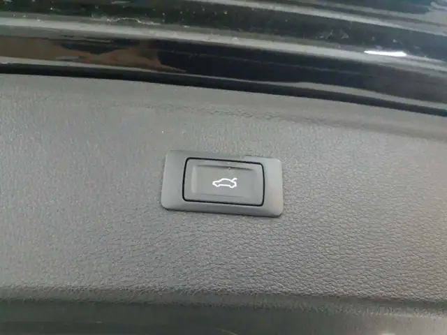 Audi Q5 view 16