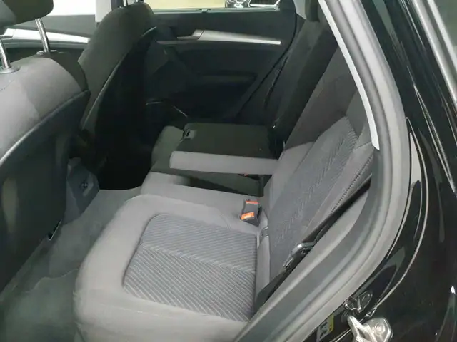 Audi Q5 view 13