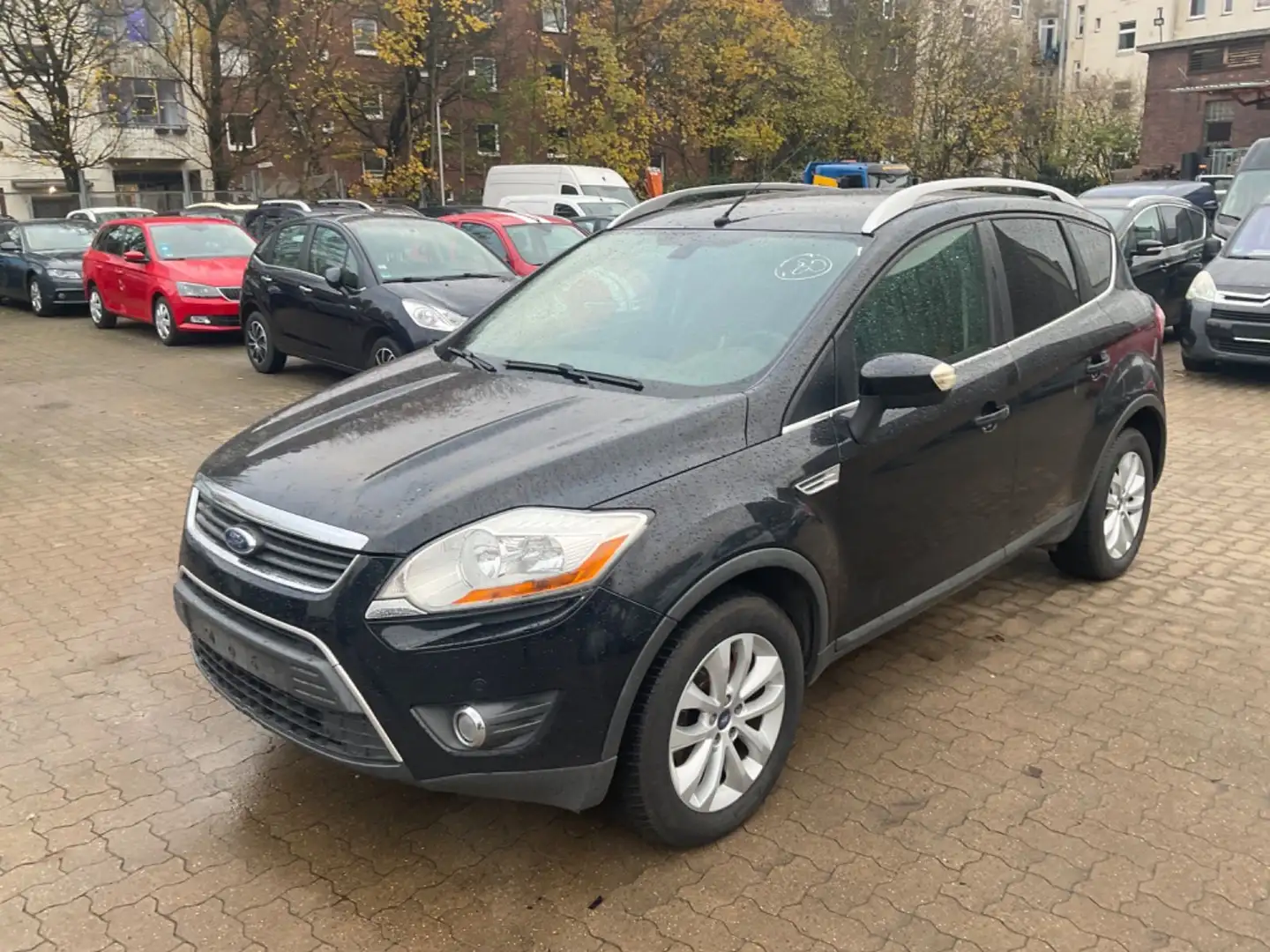 Ford Kuga Titanium Schwarz - 1