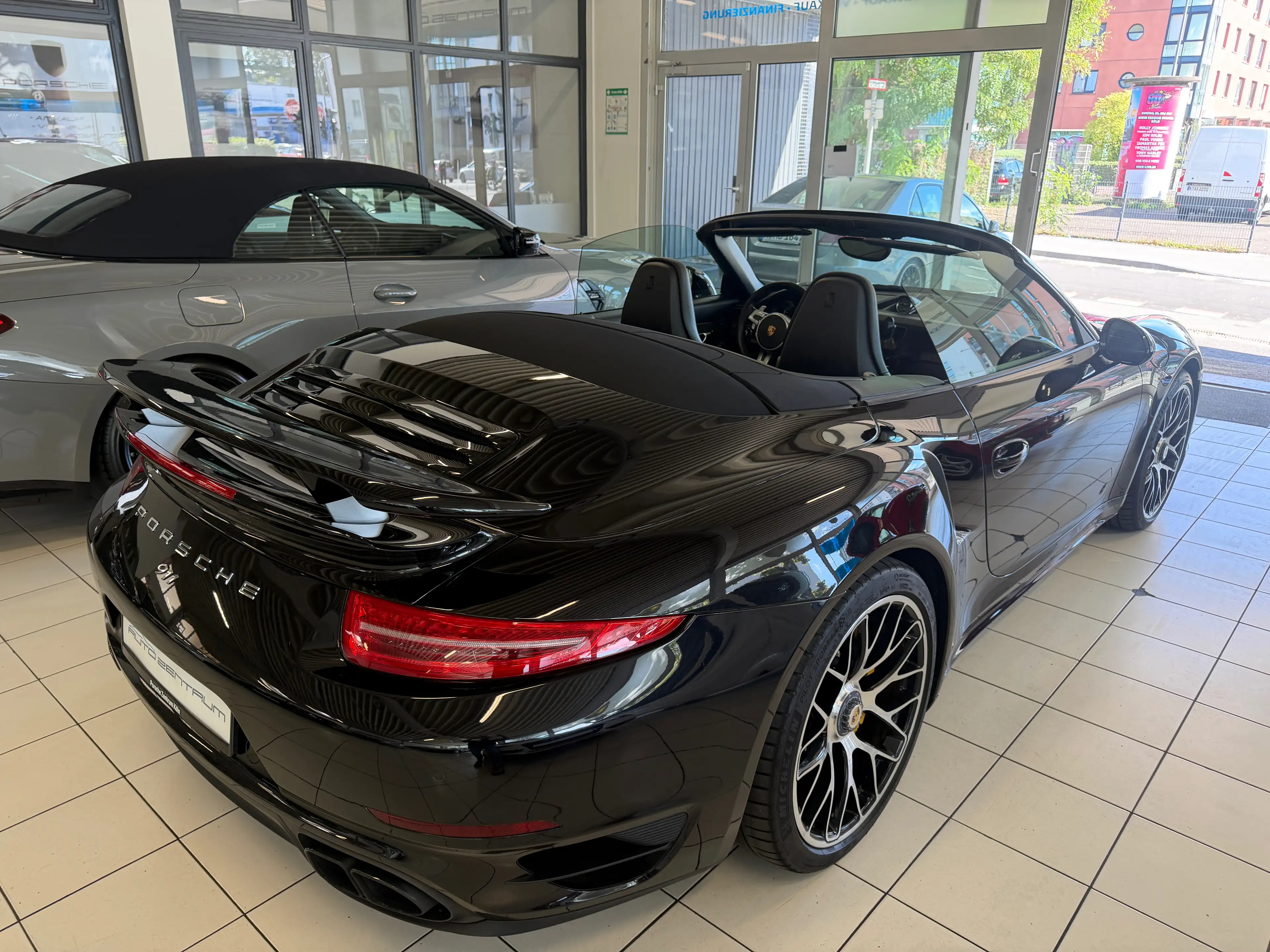 Porsche 991 Turbo S Cabriolet — photo 4
