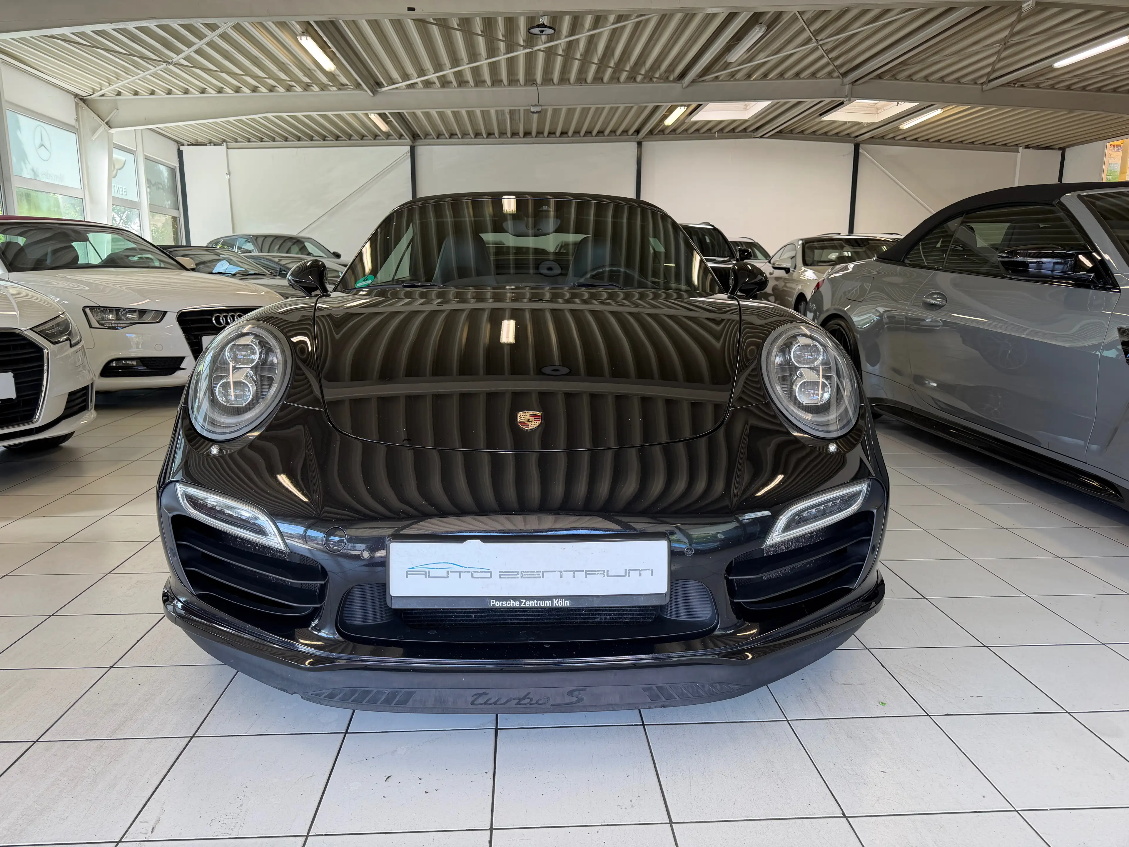 Porsche 991 Turbo S Cabriolet — photo 2