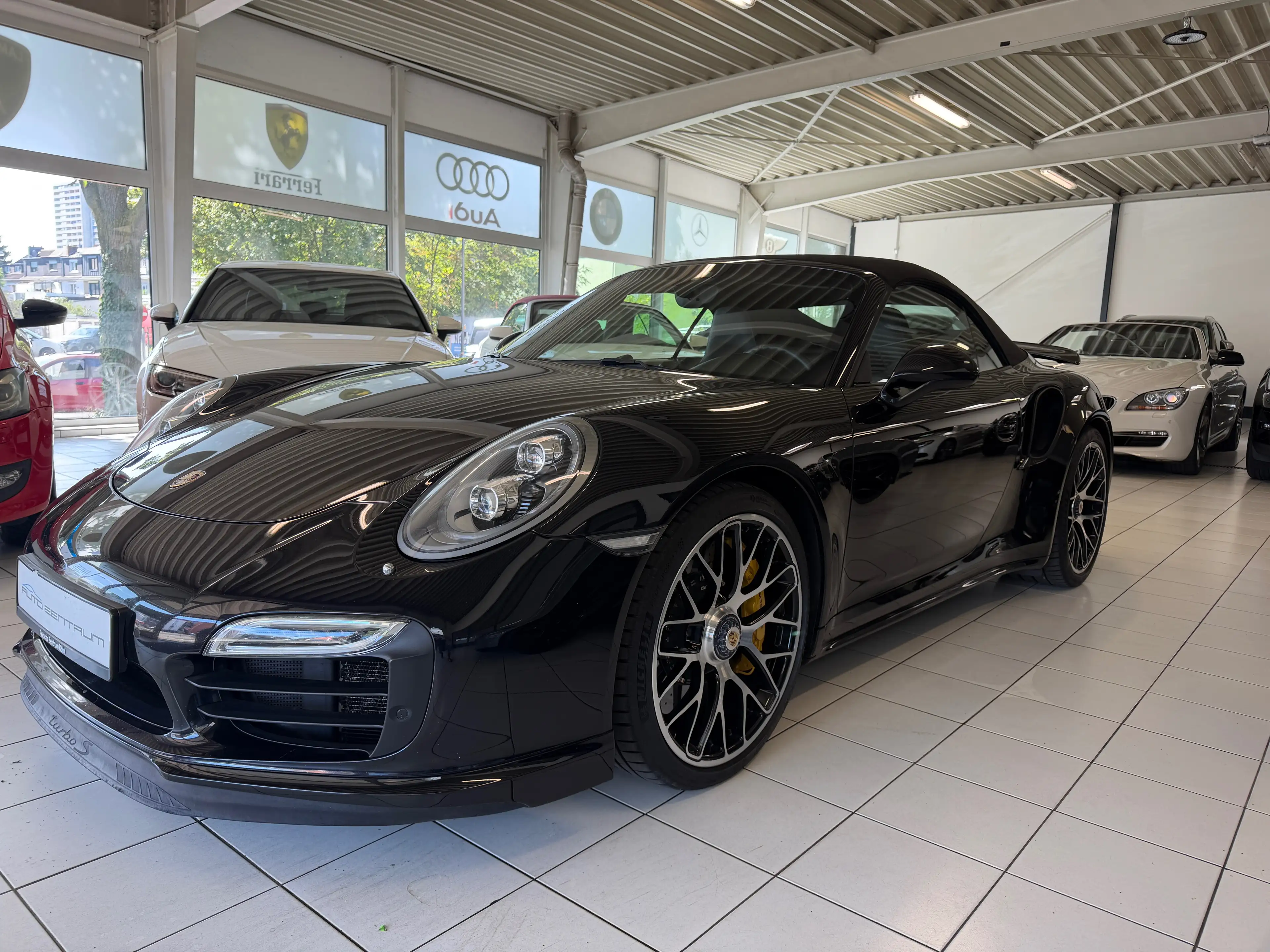 Porsche 991 Turbo S Cabriolet — photo 3