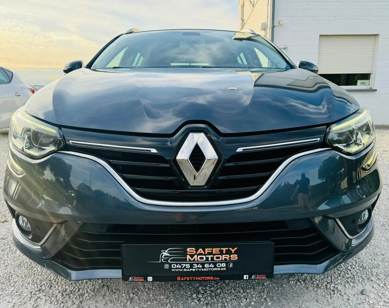 Renault Megane Mégane SW 1.2 TCe Energy Limited Grijs - 2