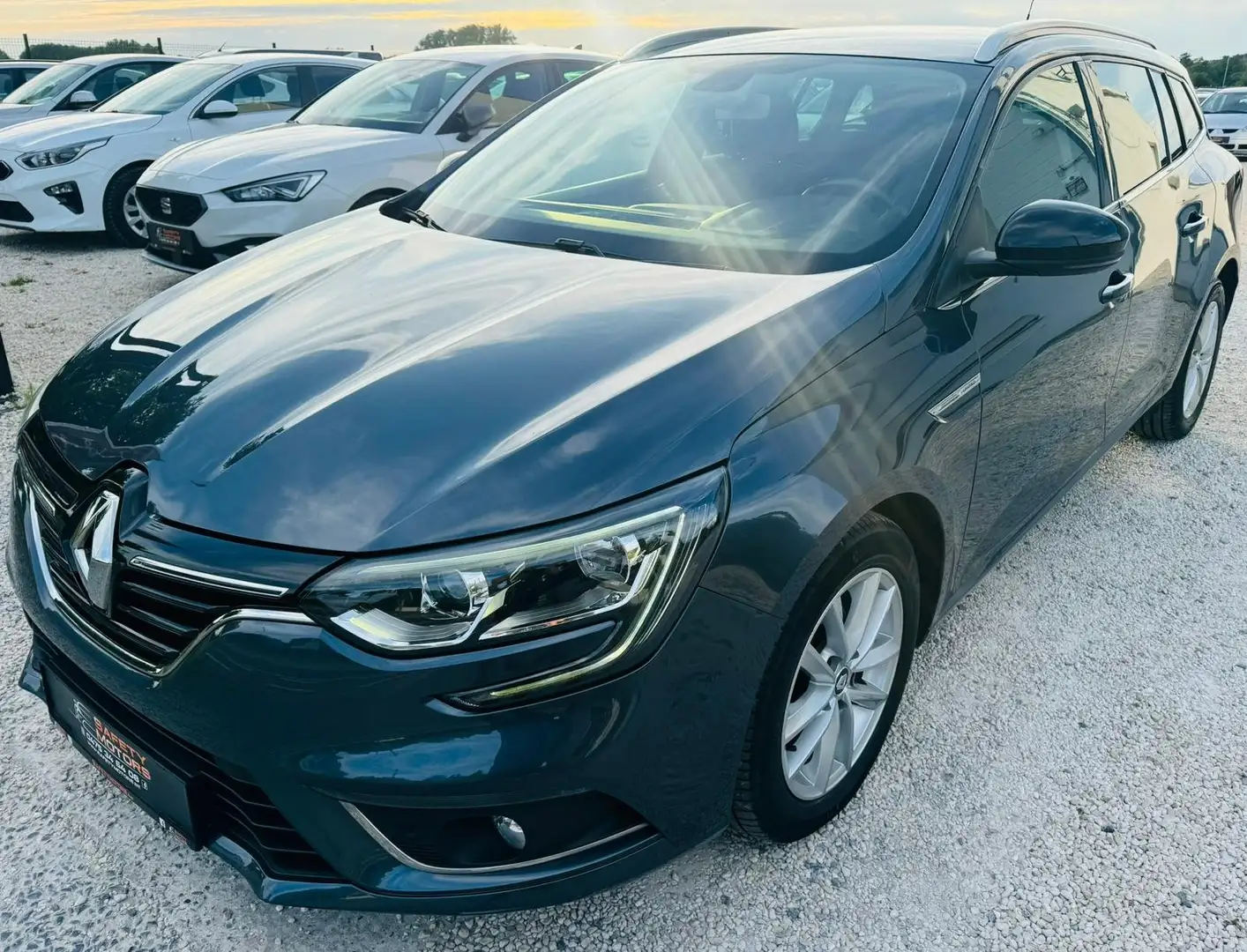 Renault Megane Mégane SW 1.2 TCe Energy Limited Grijs - 1