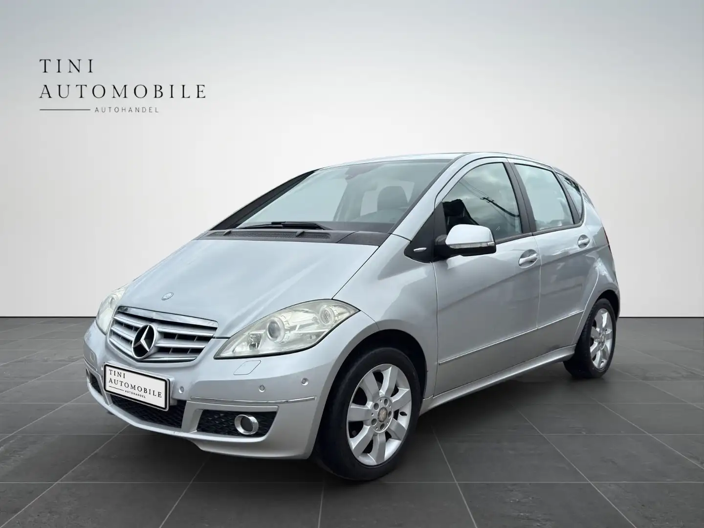 Mercedes-Benz A 180 A -Klasse 180*Avantgarde*Automatik*Pano* Silber - 1
