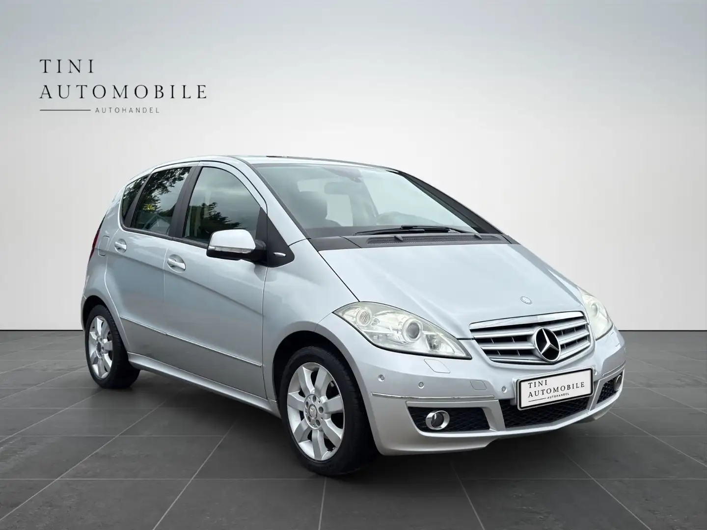 Mercedes-Benz A 180 A -Klasse 180*Avantgarde*Automatik*Pano* Silber - 2