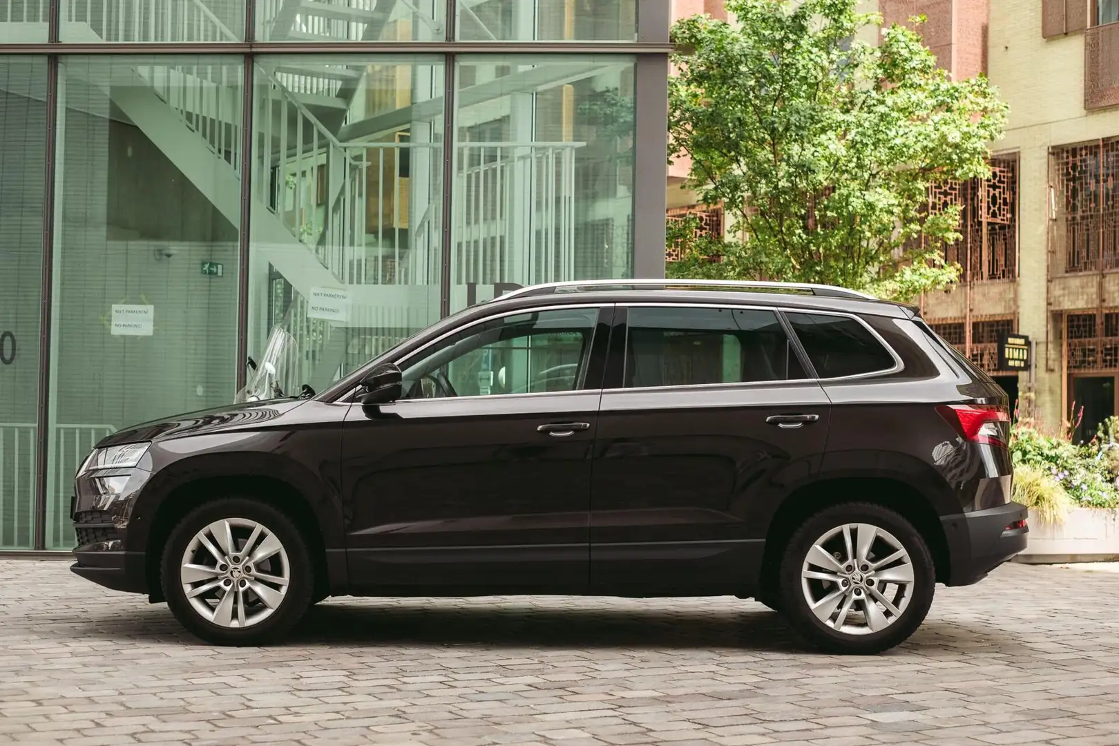 Skoda Karoq 1.5 TSI ACT Business Edition Plus btw auto Brun - 2