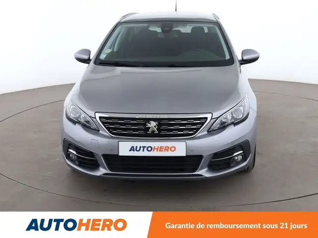 Peugeot 308 view 9