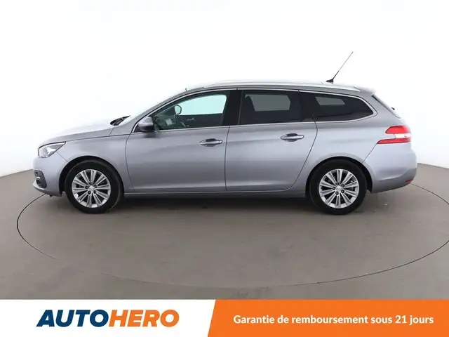 Peugeot 308 view 3