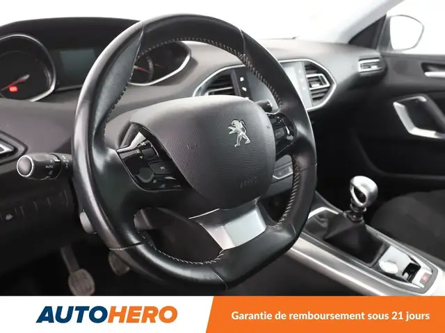 Peugeot 308 view 11