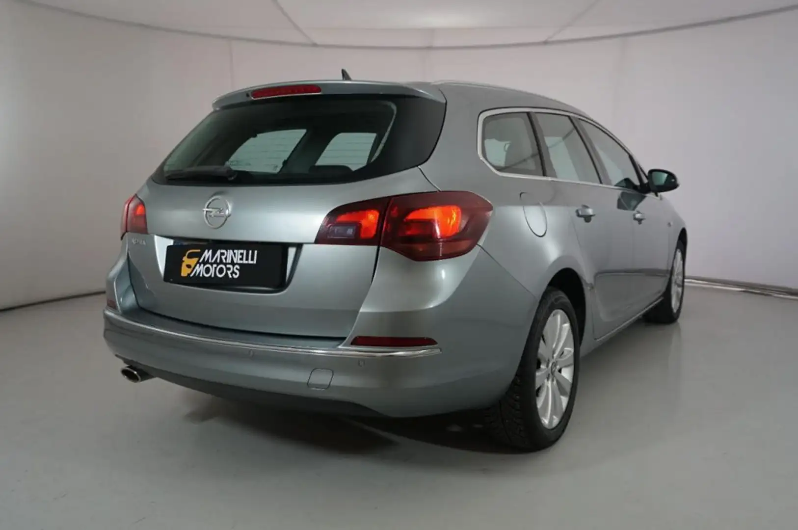 Opel Astra SPORT TOURER 1.4 T 140CV GPL COSMO Grau - 2
