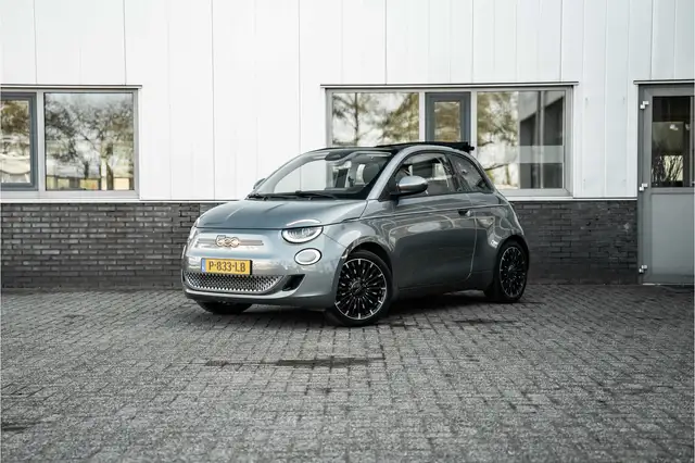 Fiat 500C Icon 42 kWh | 17"LMV | Camera | Chrome pakket