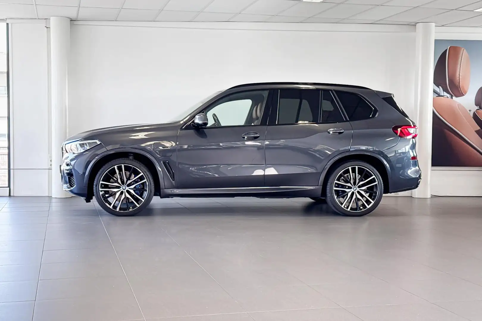 BMW X5 xDrive45e High Executive M Sport | Active Steering Grijs - 2