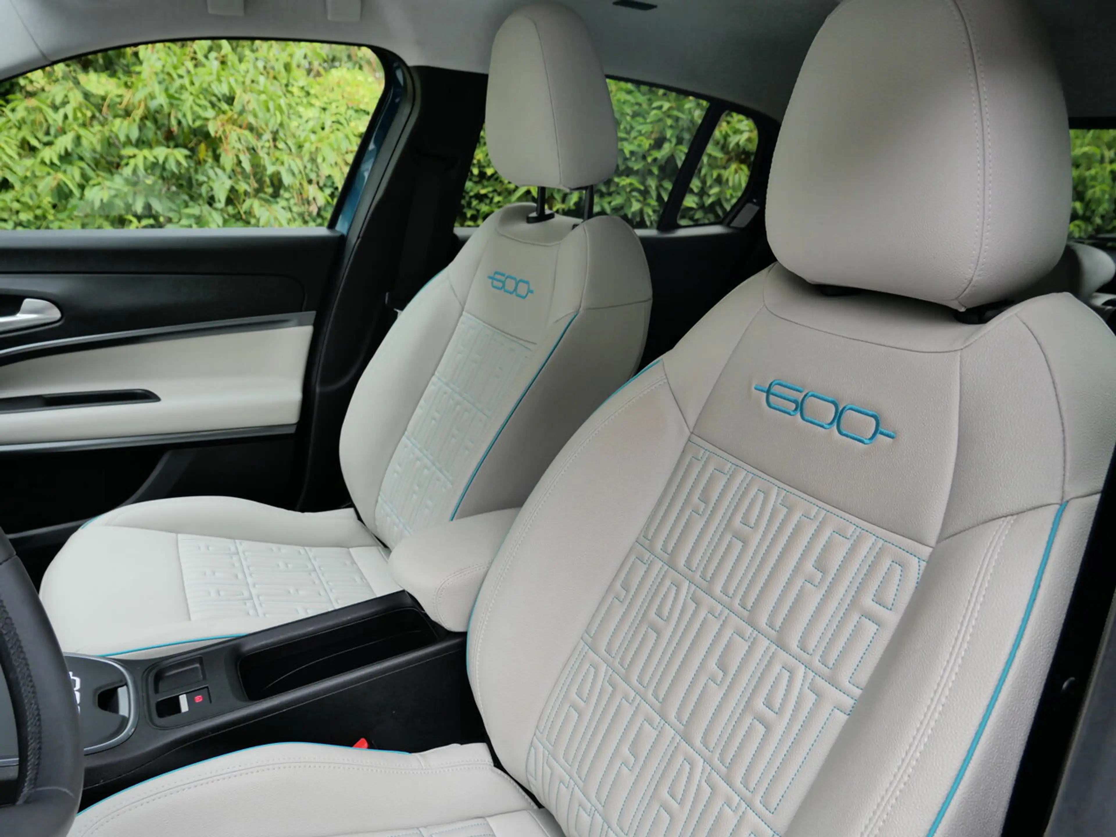 Fiat 600 La Prima Hybrid BELGISCH VOERTUIG — photo 12