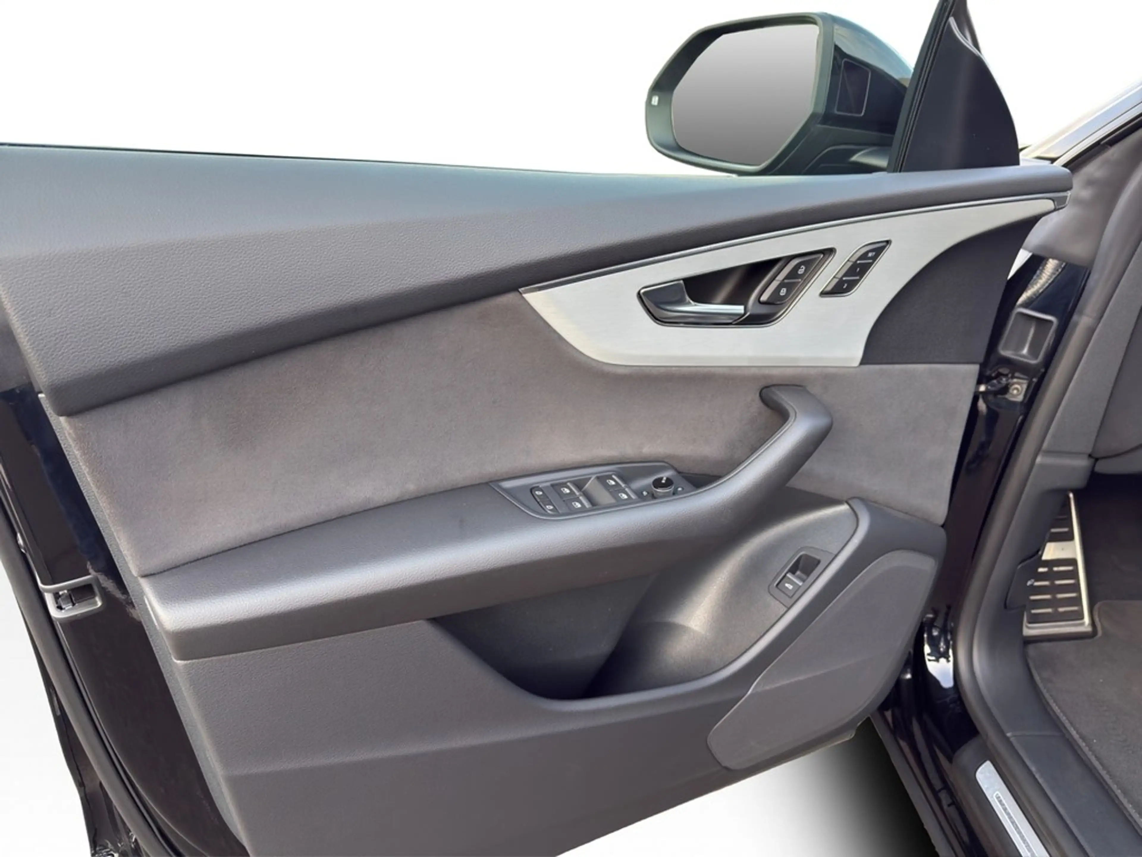 Audi Q8 55 TFSI quattro Tiptronic S line MATRIX*VIRTUAL... — photo 15