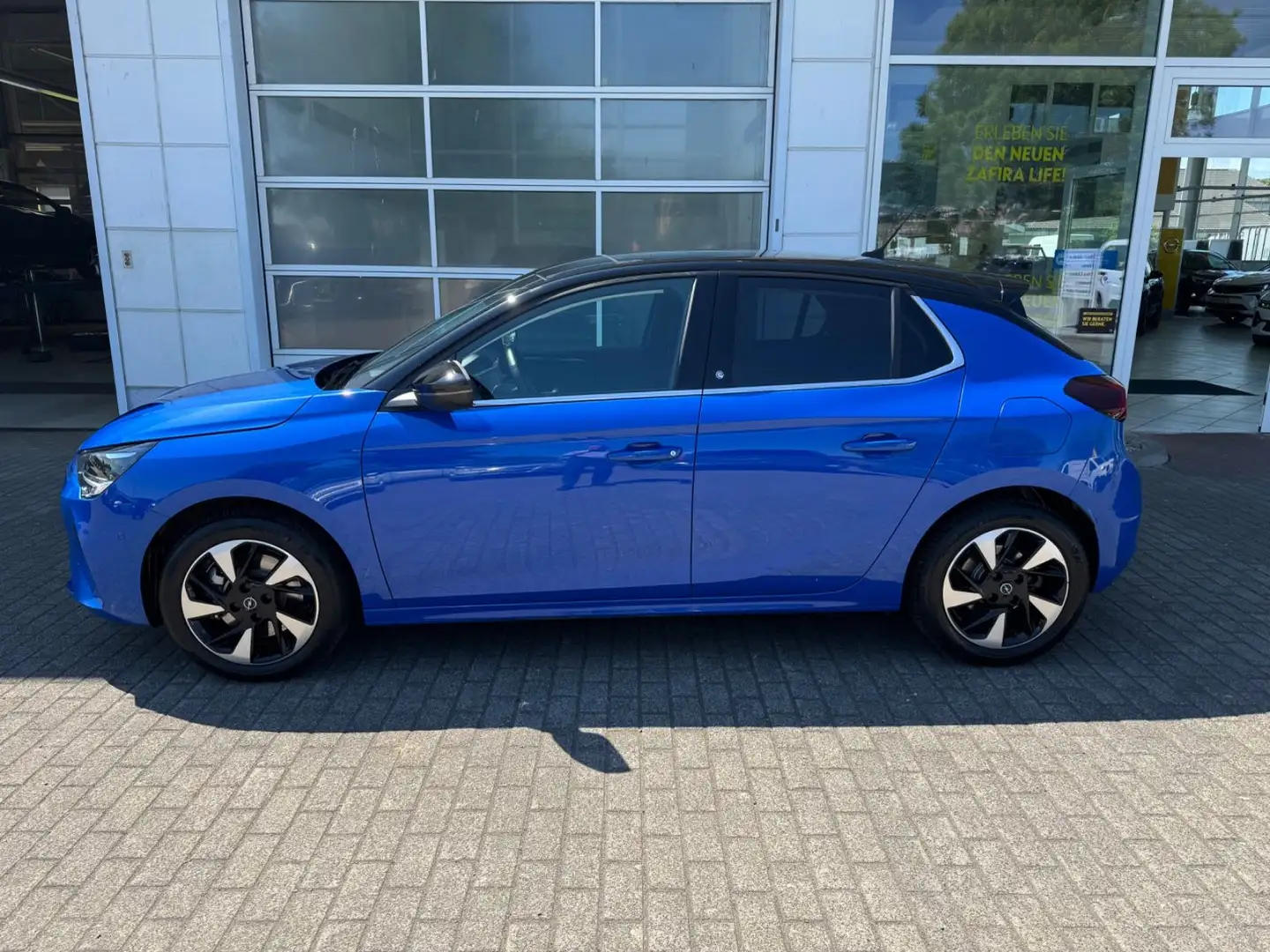 Opel Corsa F e Elegance plava - 2
