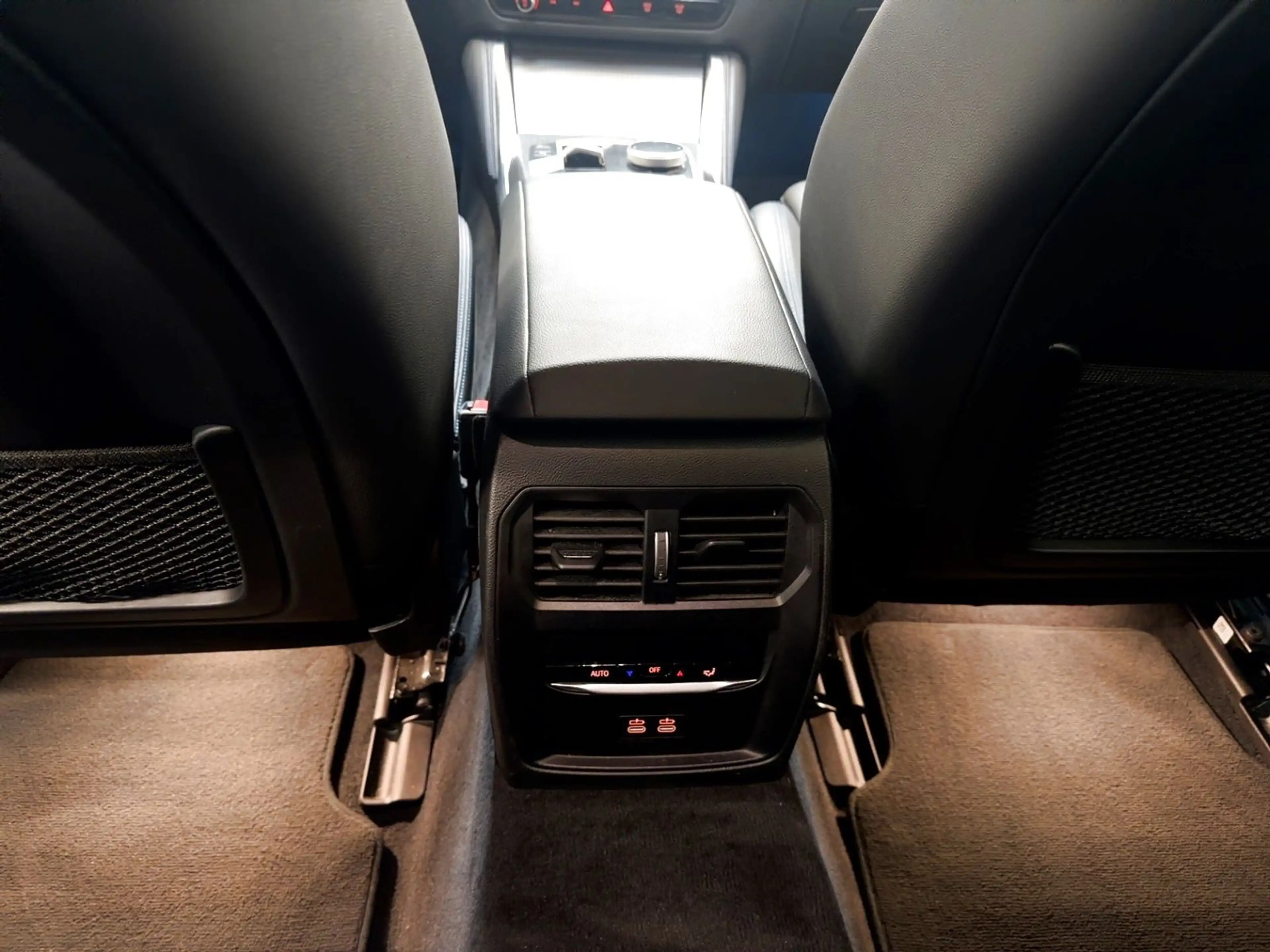 BMW i4 - 40 e M Sport M Sport|LED|DAB|Temp. — photo 14