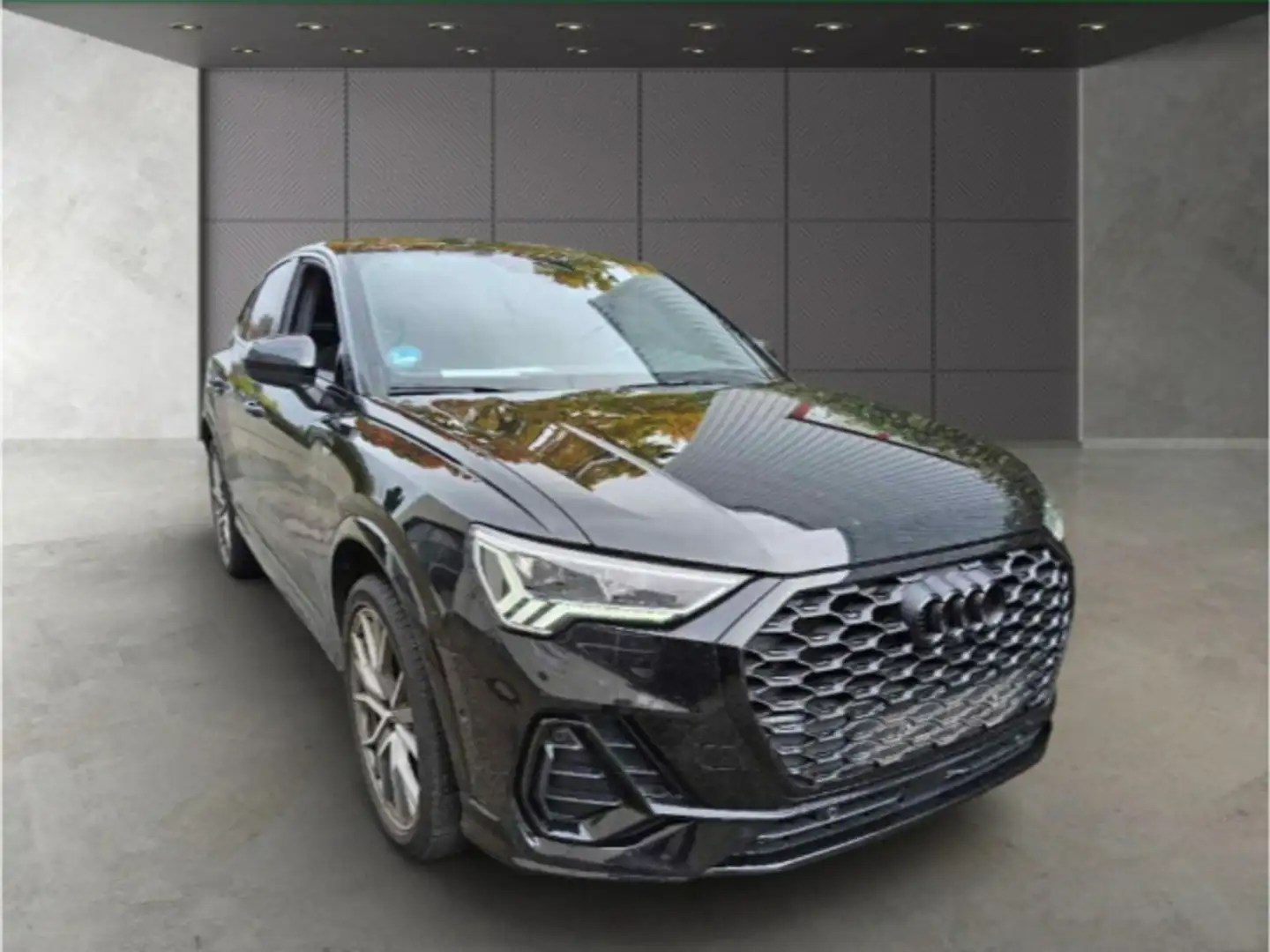 Audi Q3 S line 45TFSI e NAVI LED RFK SONOS Negro - 2