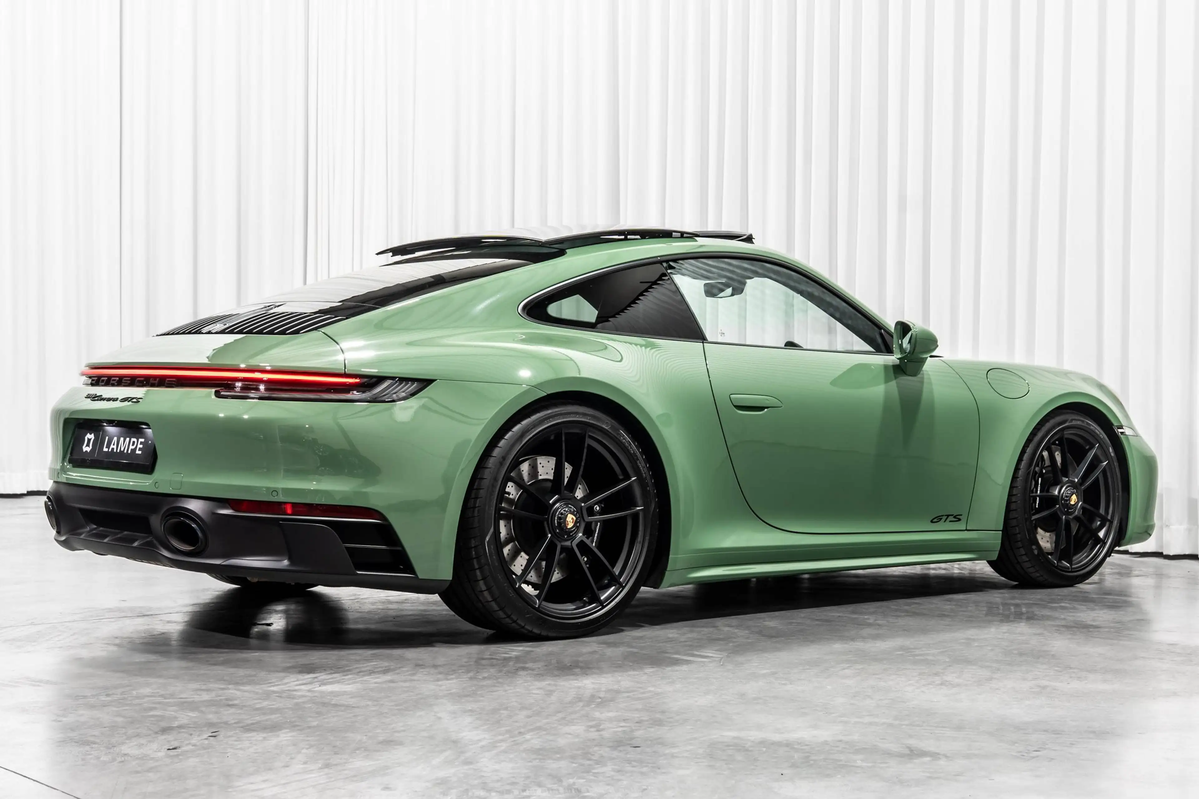 Porsche 911 992.1 Carrera GTS Coupé PTS Auratium Green Schuifdak BOSE — photo 9