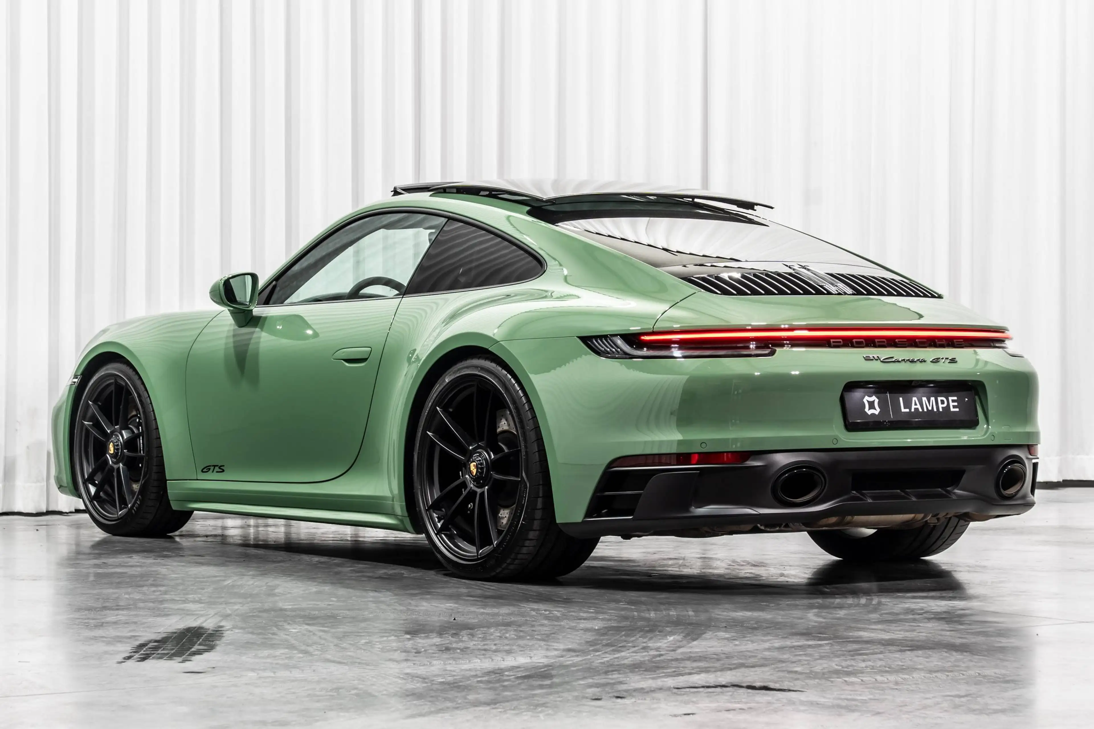 Porsche 911 992.1 Carrera GTS Coupé PTS Auratium Green Schuifdak BOSE — photo 10