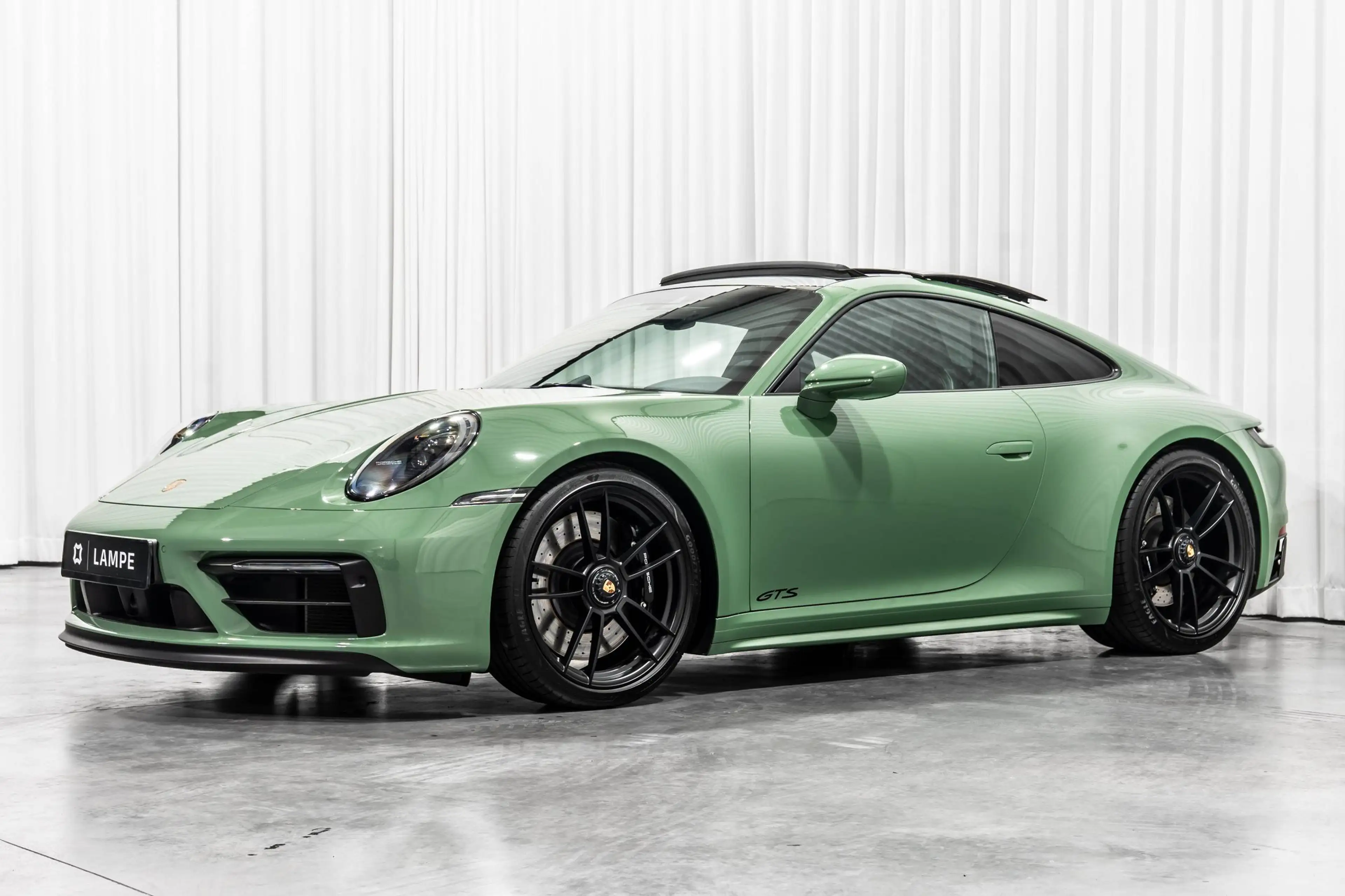 Porsche 911 992.1 Carrera GTS Coupé PTS Auratium Green Schuifdak BOSE — photo 4