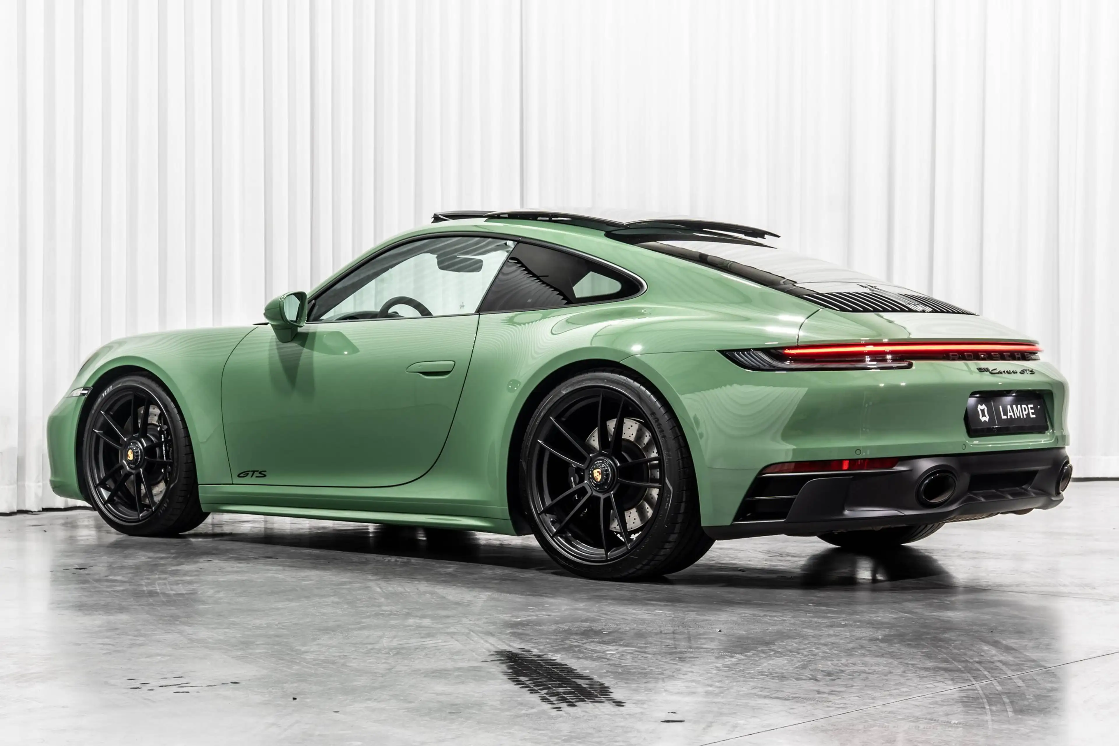 Porsche 911 992.1 Carrera GTS Coupé PTS Auratium Green Schuifdak BOSE — photo 11