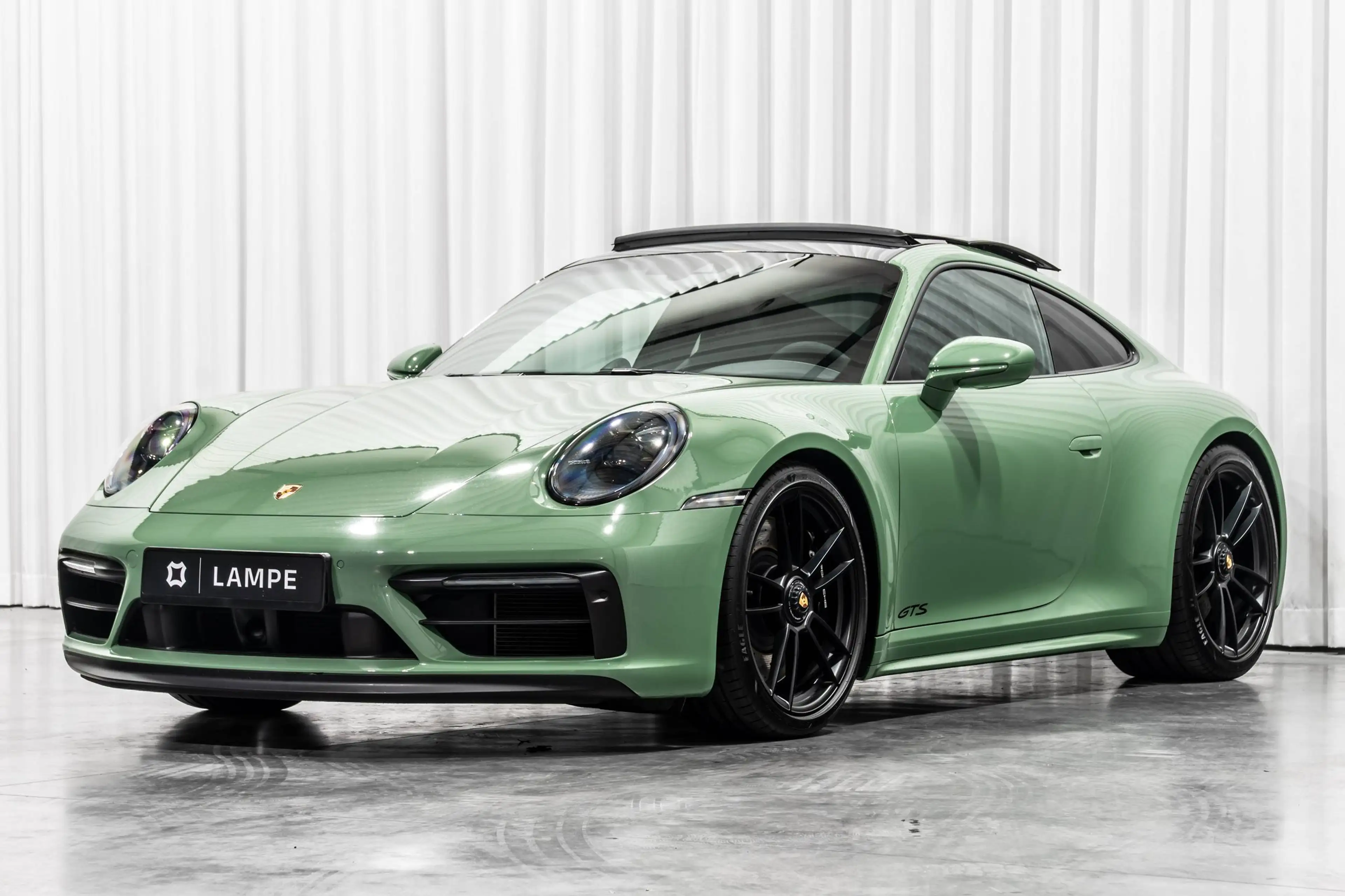 Porsche 911 992.1 Carrera GTS Coupé PTS Auratium Green Schuifdak BOSE — photo 3