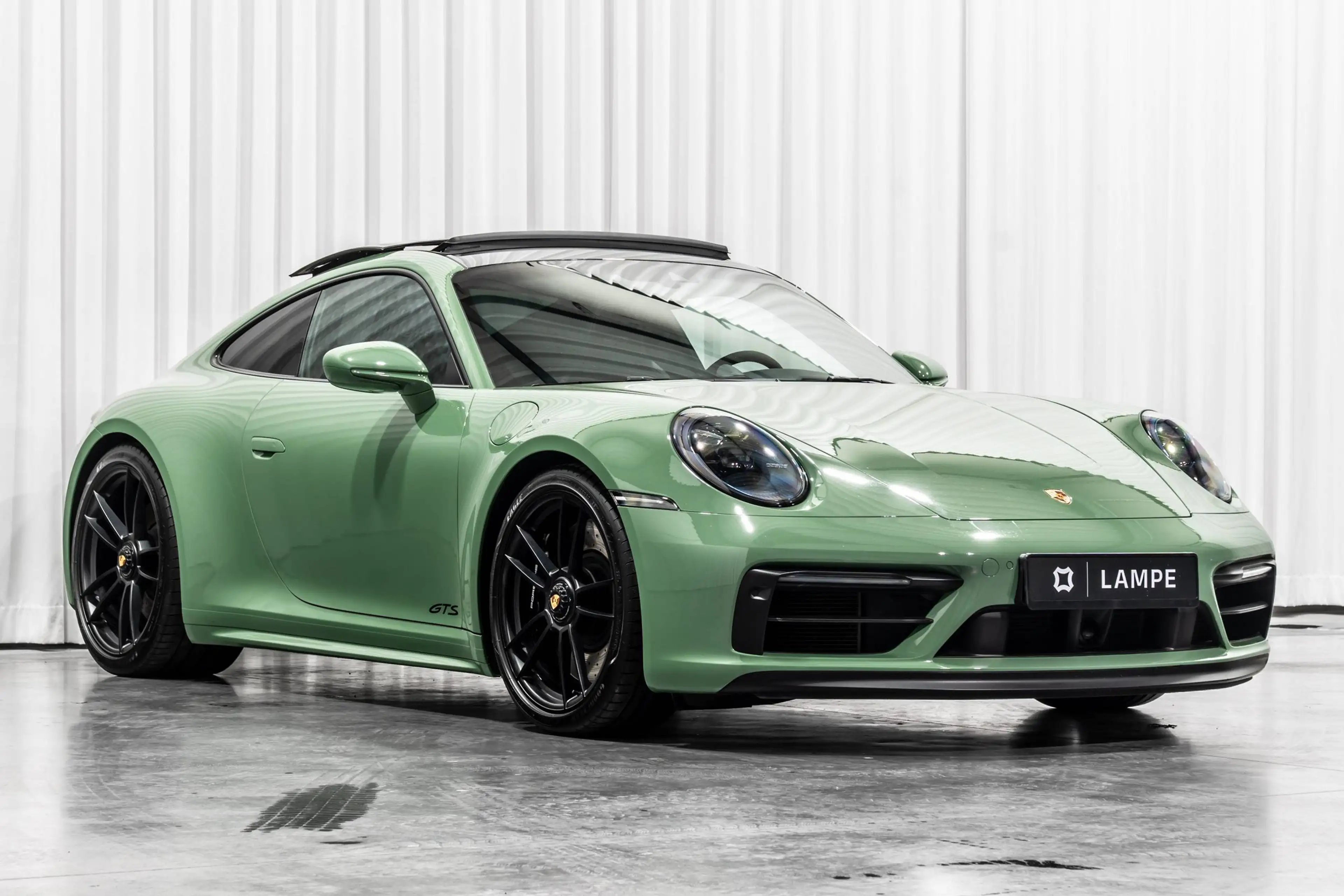 Porsche 911 992.1 Carrera GTS Coupé PTS Auratium Green Schuifdak BOSE — photo 5