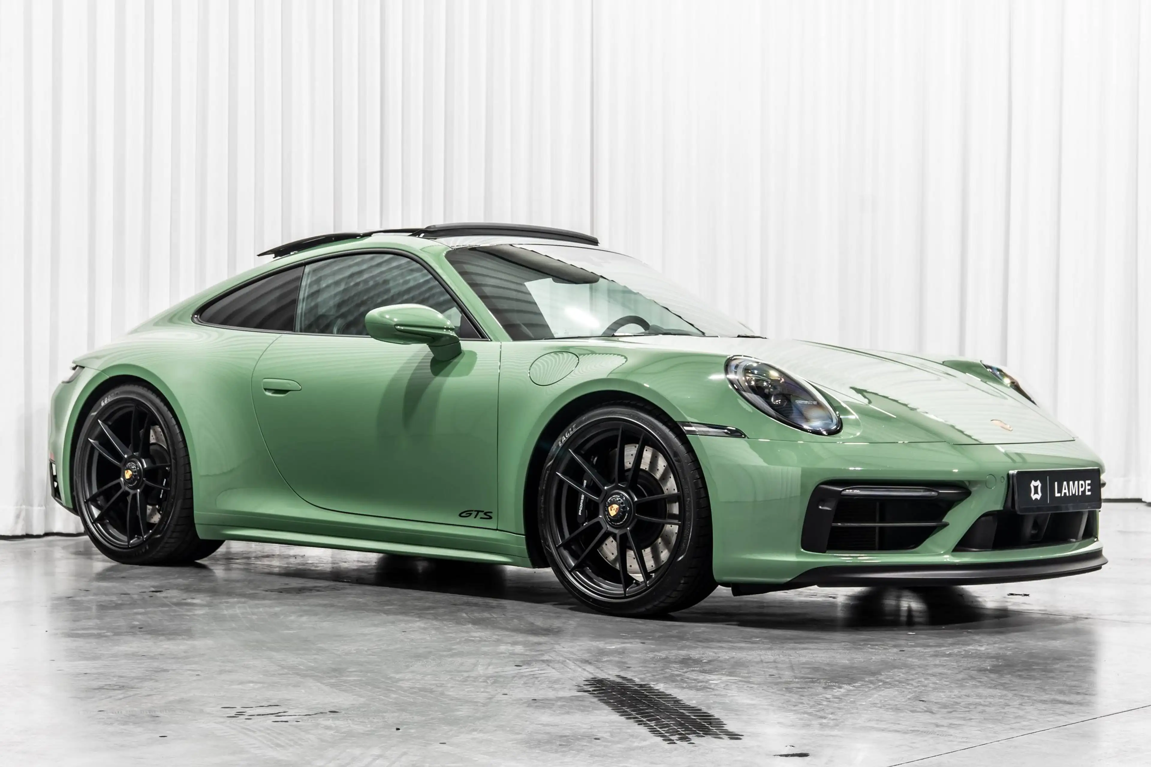 Porsche 911 992.1 Carrera GTS Coupé PTS Auratium Green Schuifdak BOSE — photo 6