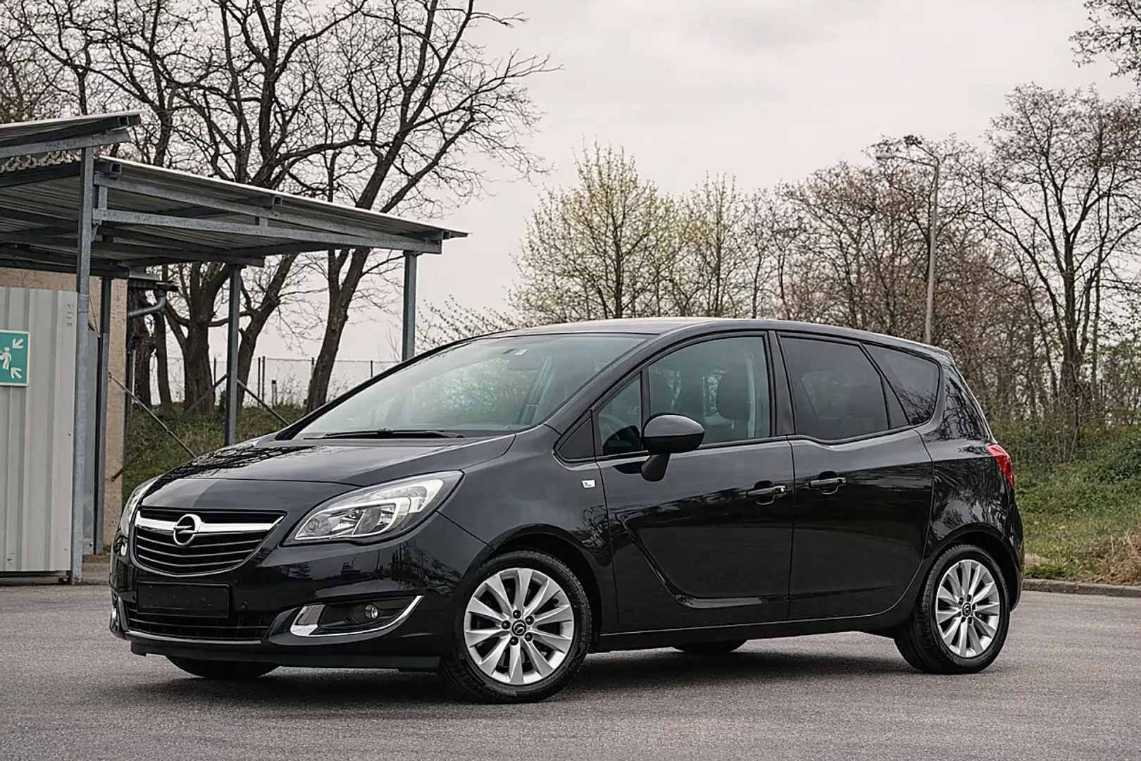 Opel Meriva 1,4 Turbo ecoflex Österreich Edition Start/Stop... Schwarz - 2