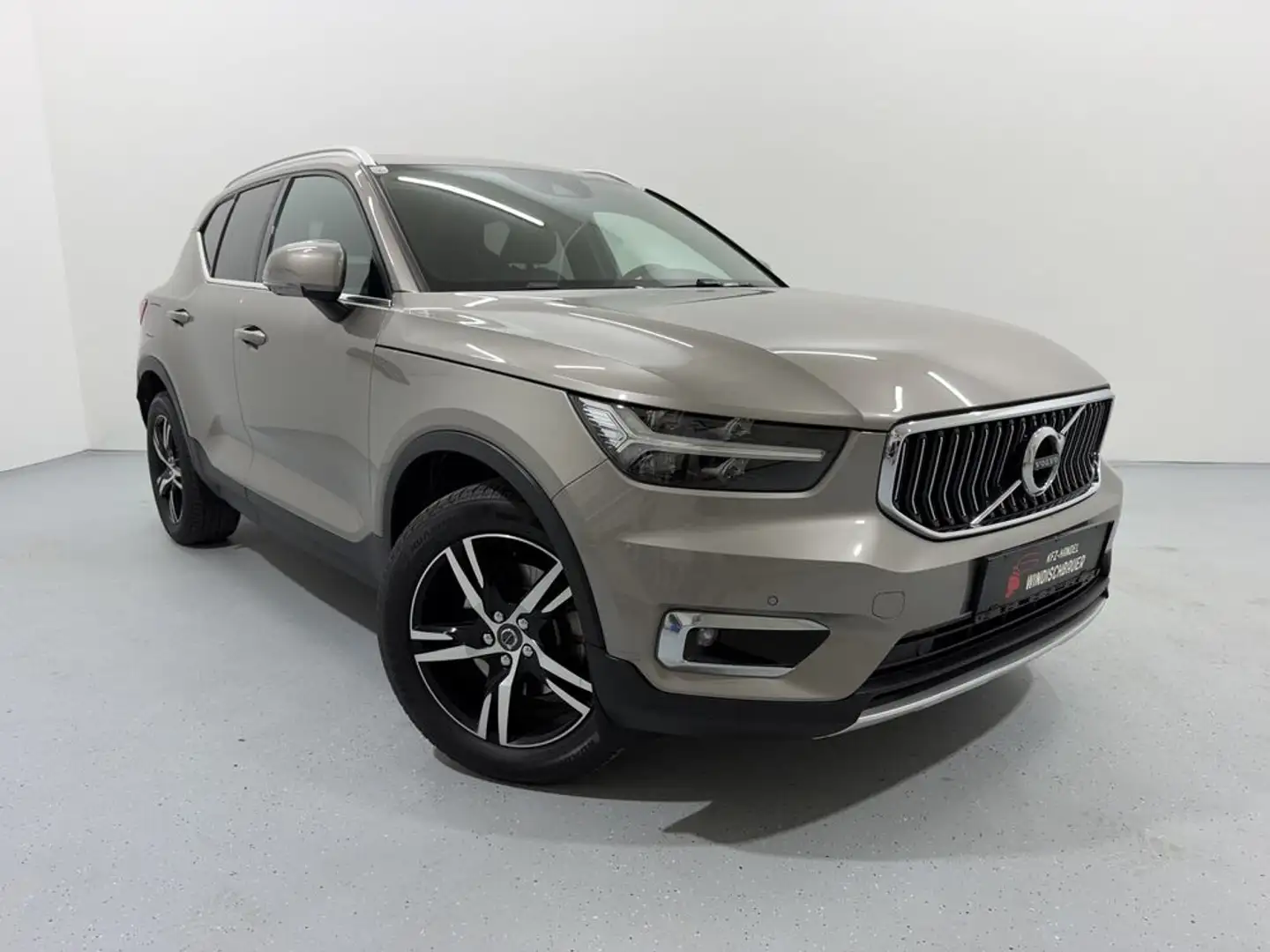 Volvo XC40 Inscription AWD KLIMA TEMPOMAT LED PANO Grau - 1