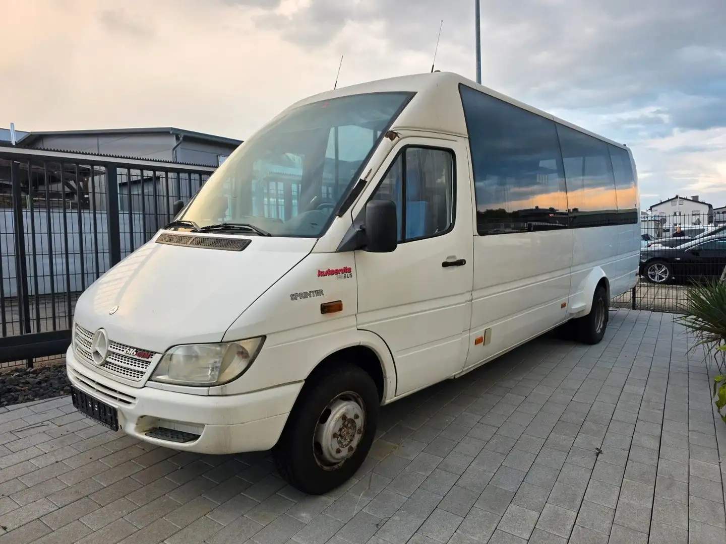 Mercedes-Benz Sprinter 616 CDI/TÜV NEU/14 SITZE/1 HAND/AUTOMAT Weiß - 1