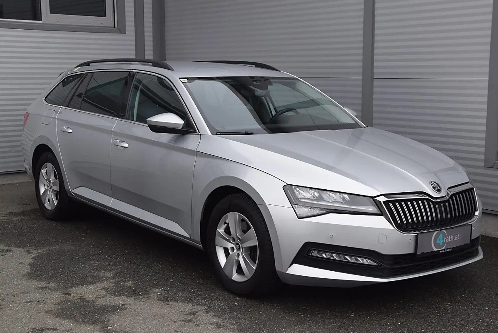 Skoda Superb Combi 2,0 TDI Ambition DSG AHK/LED/NAVI/RFK Argent - 2