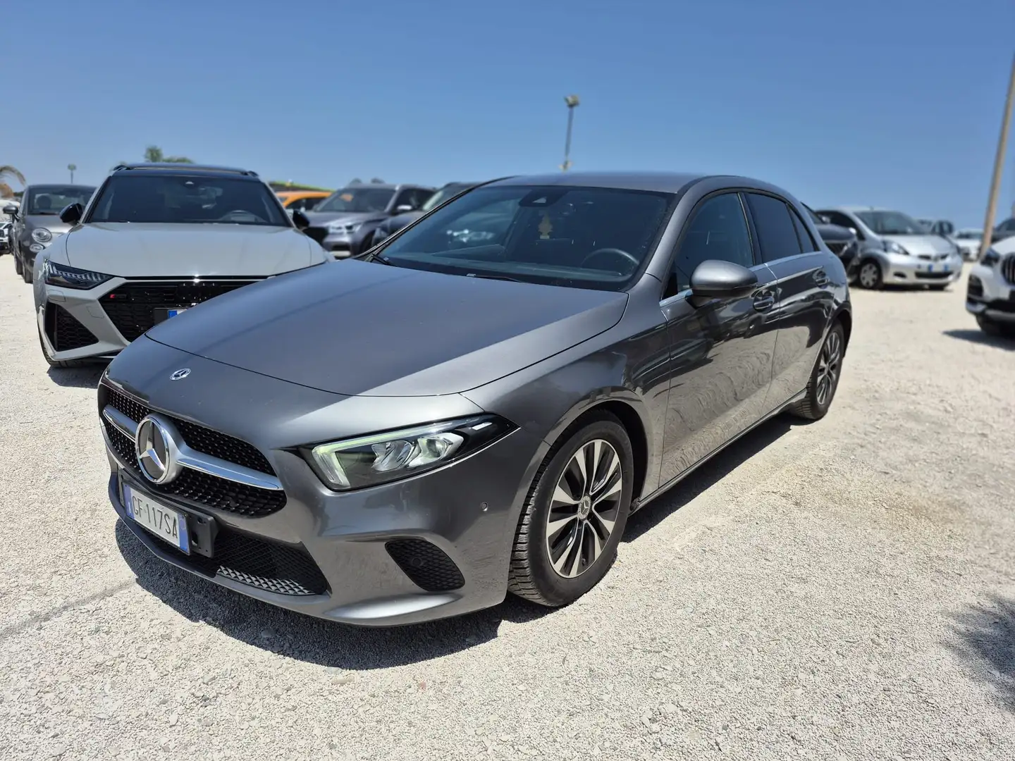 Mercedes-Benz A 180 A 180 d Executive auto Gris - 1