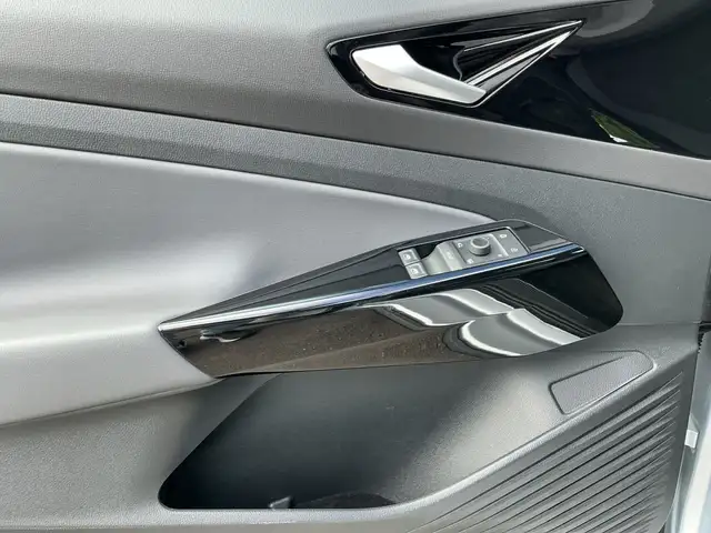 Volkswagen ID.4 view 15