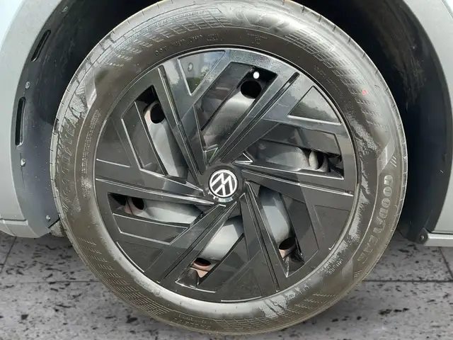 Volkswagen ID.4 view 8