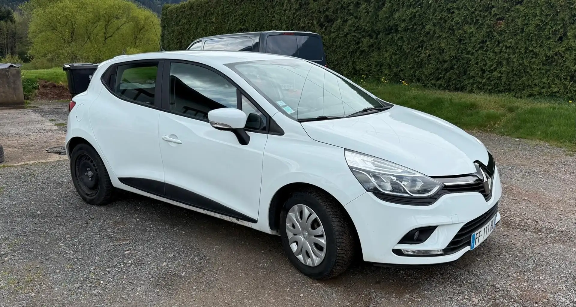 Renault Clio CLIO IV SOCIETE DCI 75 ECO2 AIR MEDIANAV 90G Wit - 2