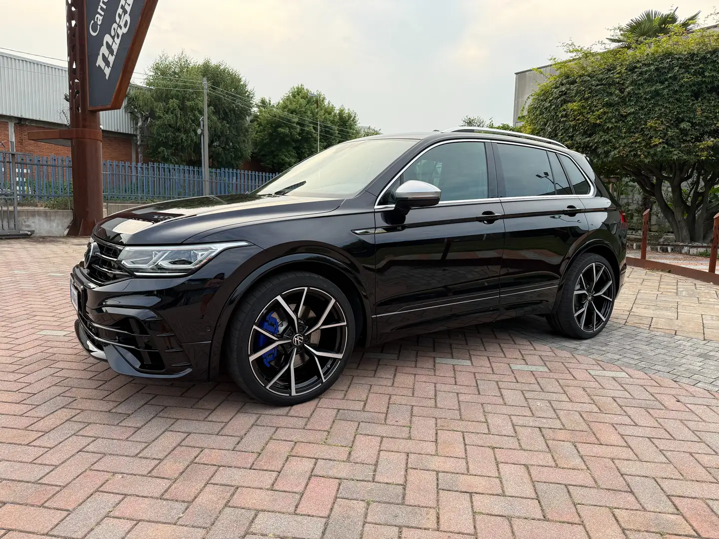 Volkswagen Tiguan Tiguan II 2.0 tsi R 4motion 320cv dsg Iva esposta Nero - 1