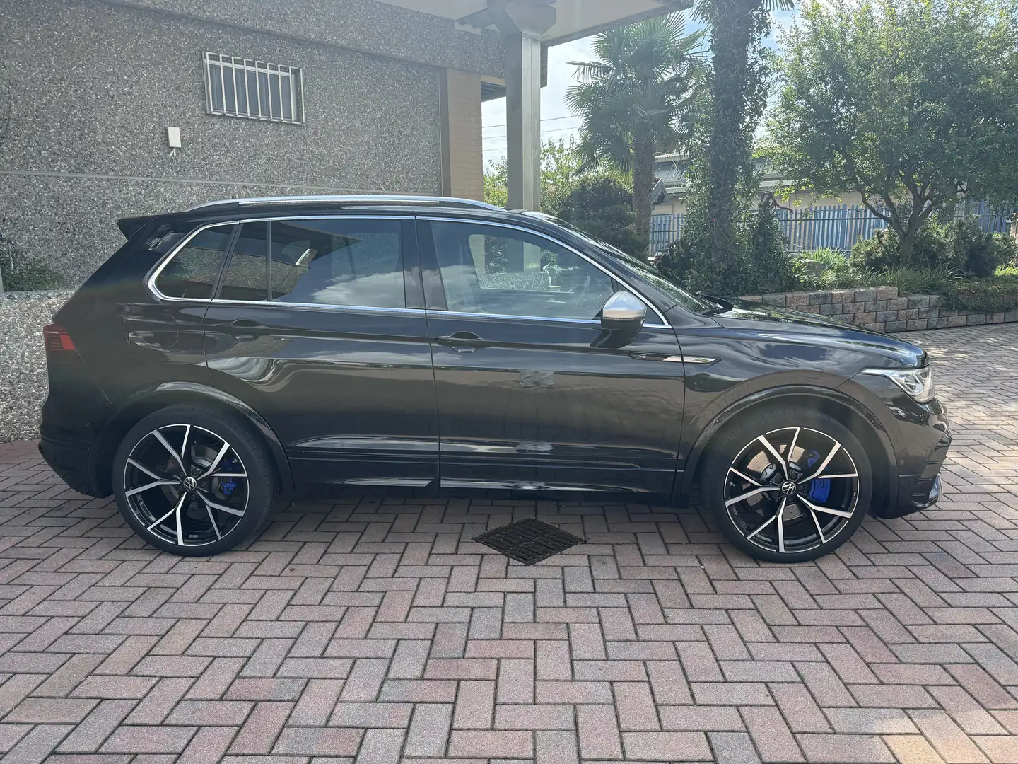 Volkswagen Tiguan Tiguan II 2.0 tsi R 4motion 320cv dsg Noir - 2