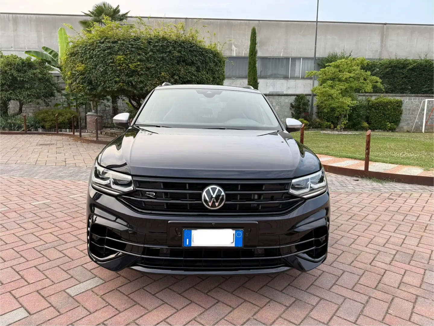 Volkswagen Tiguan Tiguan II 2.0 tsi R 4motion 320cv dsg Iva esposta Nero - 2