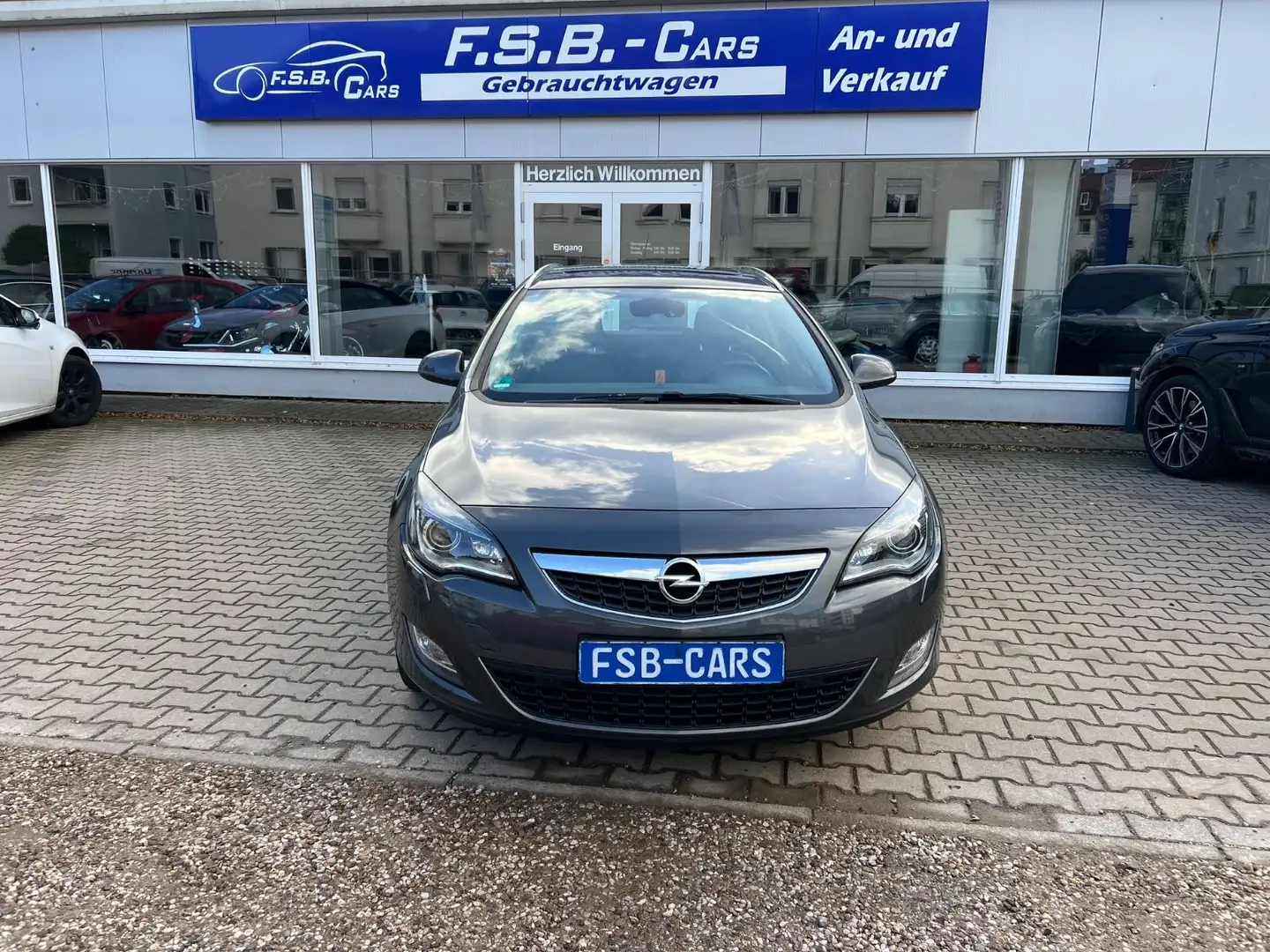 Opel Astra J Sports Tourer Innovation Gris - 2