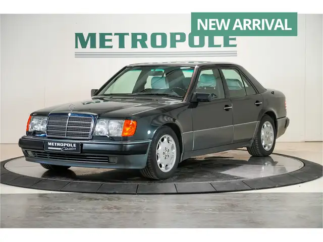 Mercedes-Benz 500 500E M1105