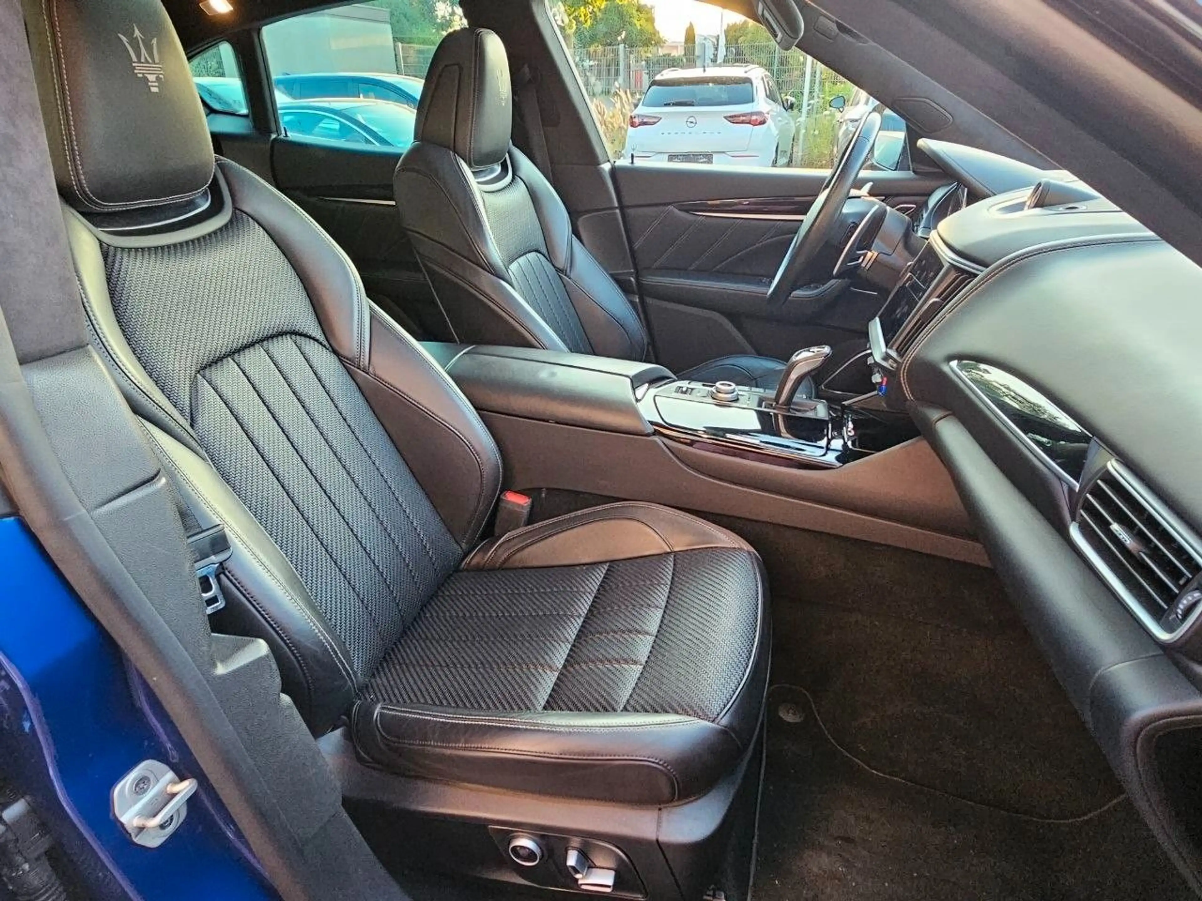 Maserati Levante 3.0 V6 Modena 4WD Sonderedition Zegna — photo 15