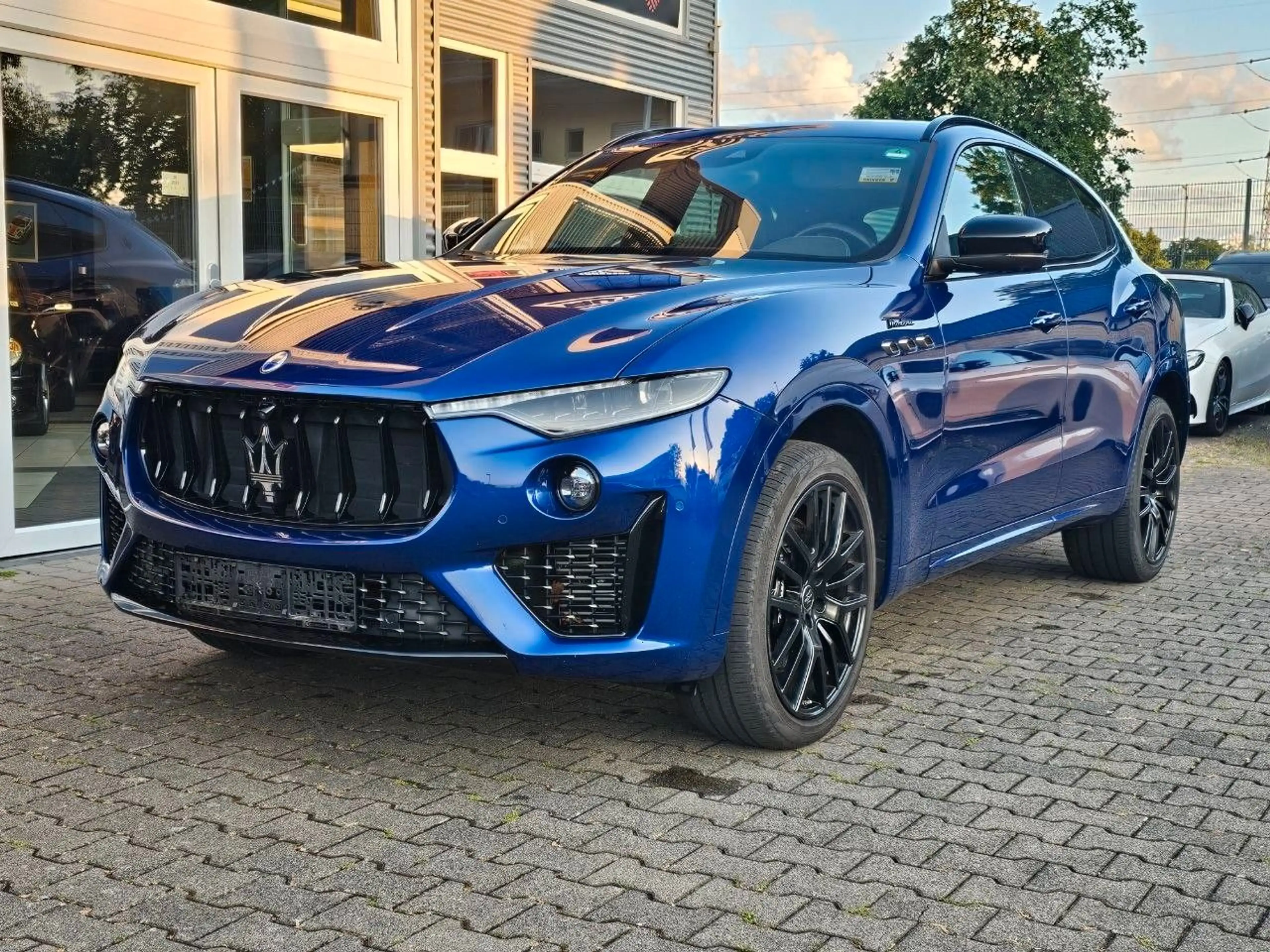 Maserati Levante 3.0 V6 Modena 4WD Sonderedition Zegna — photo 4