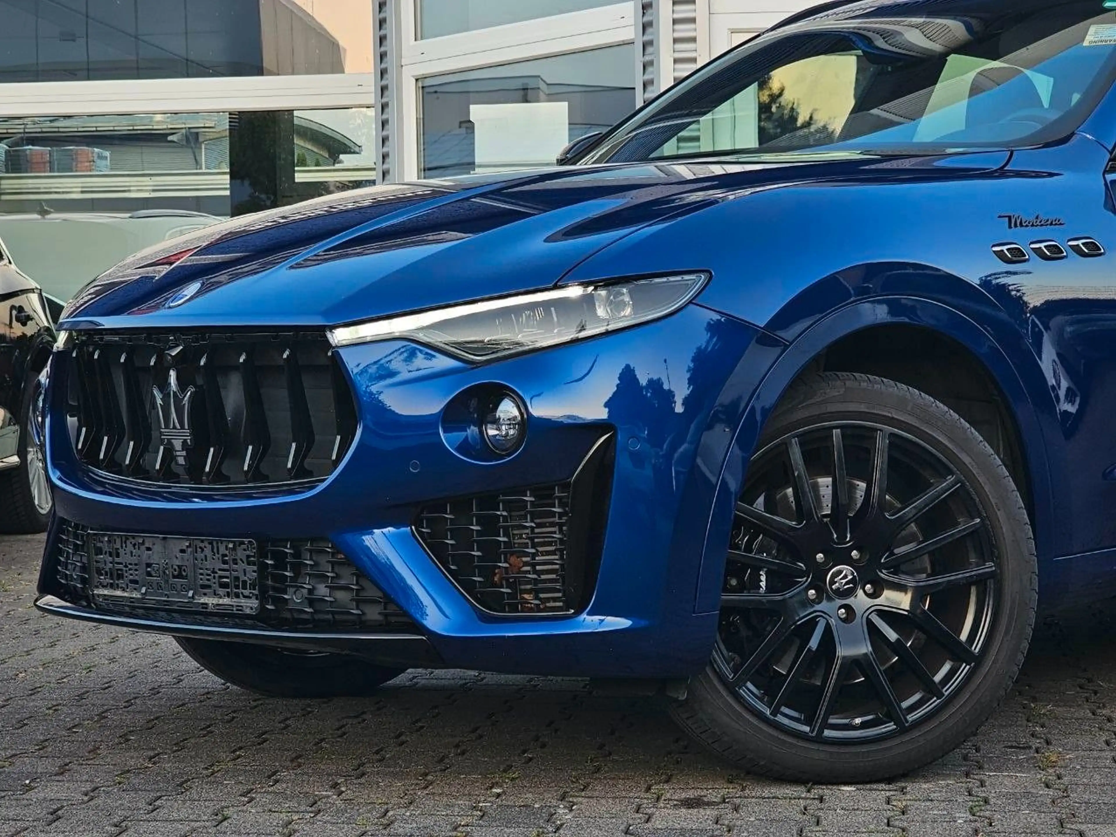 Maserati Levante 3.0 V6 Modena 4WD Sonderedition Zegna — photo 2